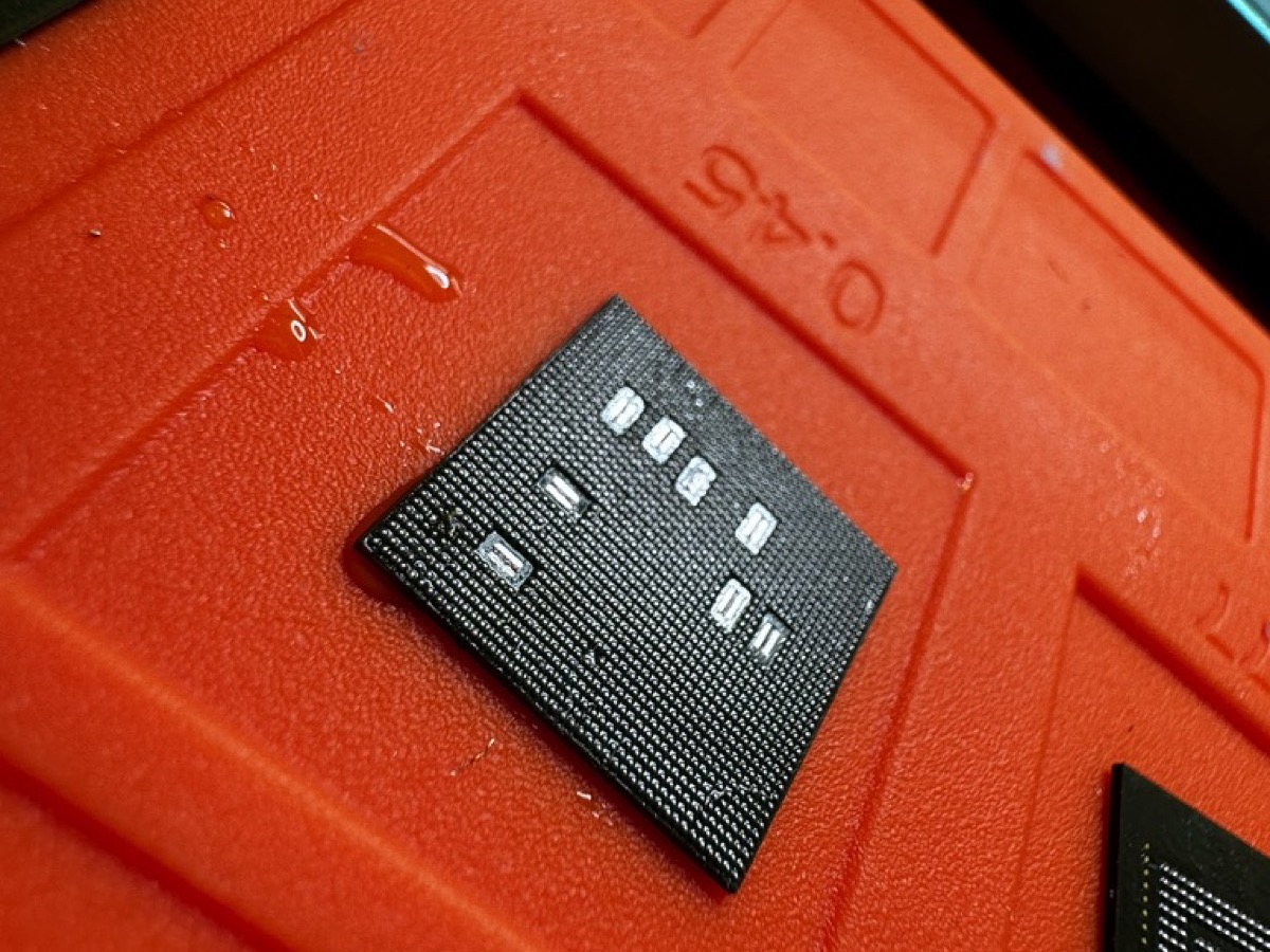 Microsoldering a Samsung phone logic board to transplant the CPU and memory for data recovery